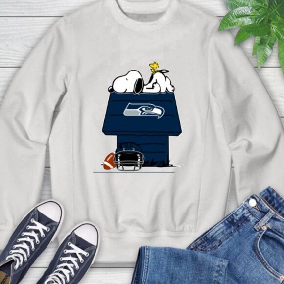 Seattle Seahawks NFL Football Snoopy Woodstock Peanuts Holiday Sweatshirt 159 - Picture 1 of 5